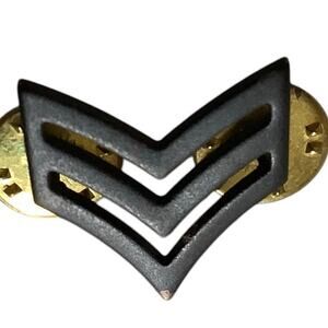 Subdued U.S. Army Sergeant Insignia Pin- Vintage Military Pin 1" x 7/8"